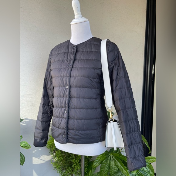 Uniqlo Lightweight Slim Down Puffer Jacket in Black, Small - Picture 8 of 14